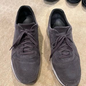 Vince Men’s suede sneaker. Dark gray Size 12